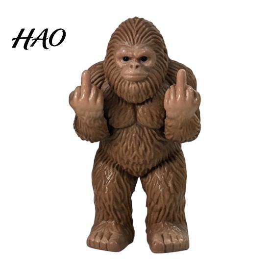 Festive Halloween Party Supplies Mini Monkey Figurine, Funny Resin Frog Statue with Middle Finger Gesture, Sarcastic Figurines Humorous Prank Ornament