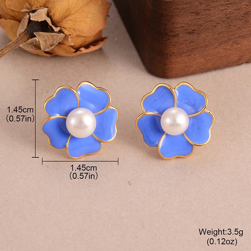 Natural pearl flower earrings are simple, small, fresh and high-end multi-color studs, versatile and high-end temperament earrings, women