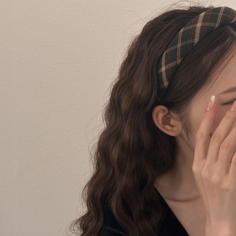 A Must-have for The Autumn and Winter Atmosphere, This Wide-brimmed Sponge High-top Checkered Headband