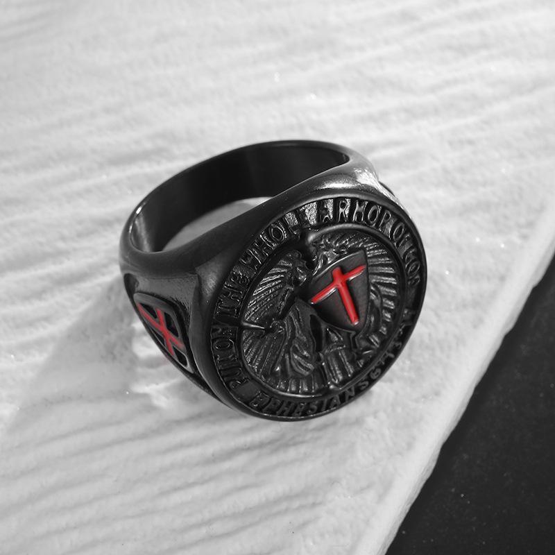 European-American Hip-Hop Men's Gold-Plated Titanium Ring with Vintage Templar Red Cross Shield