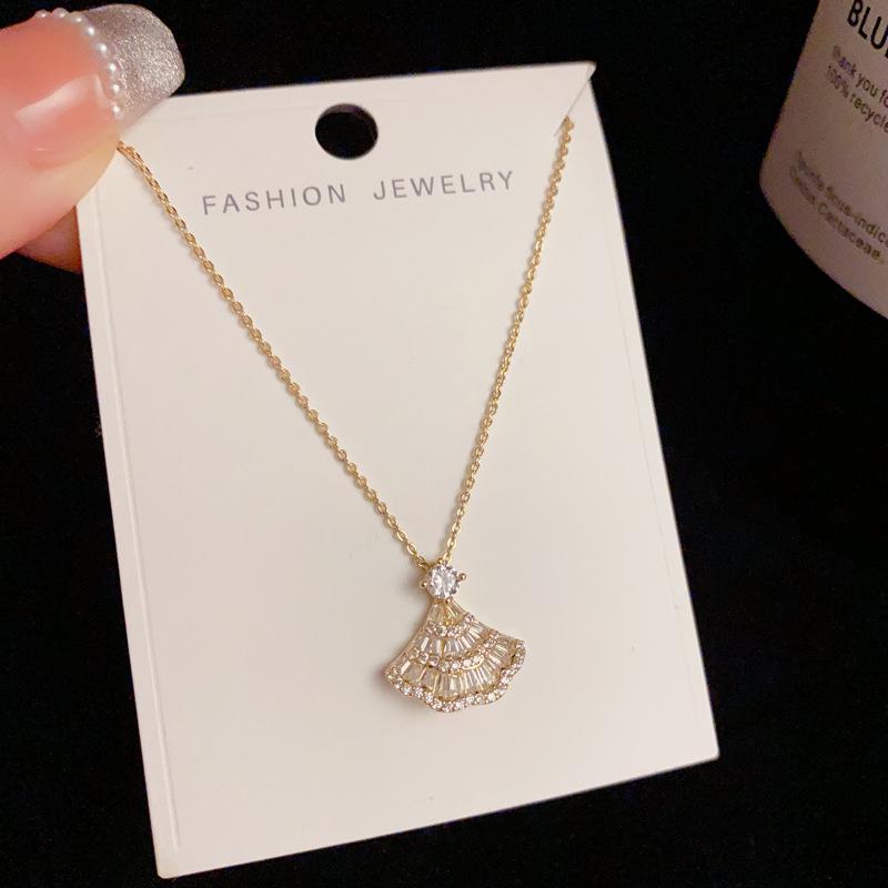 Серьги-веера из серебра S925 с цирконием: Элегантный, Универсальный, Изысканный Дизайн с Супер Блеском для Женщин.