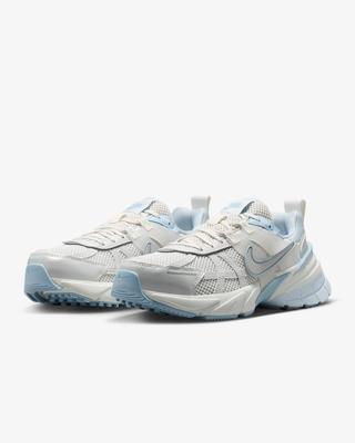 FD0736-009 V2K Run Платиновый оттенок Саммит Уайт Светло-дымчато-серый (Женский)