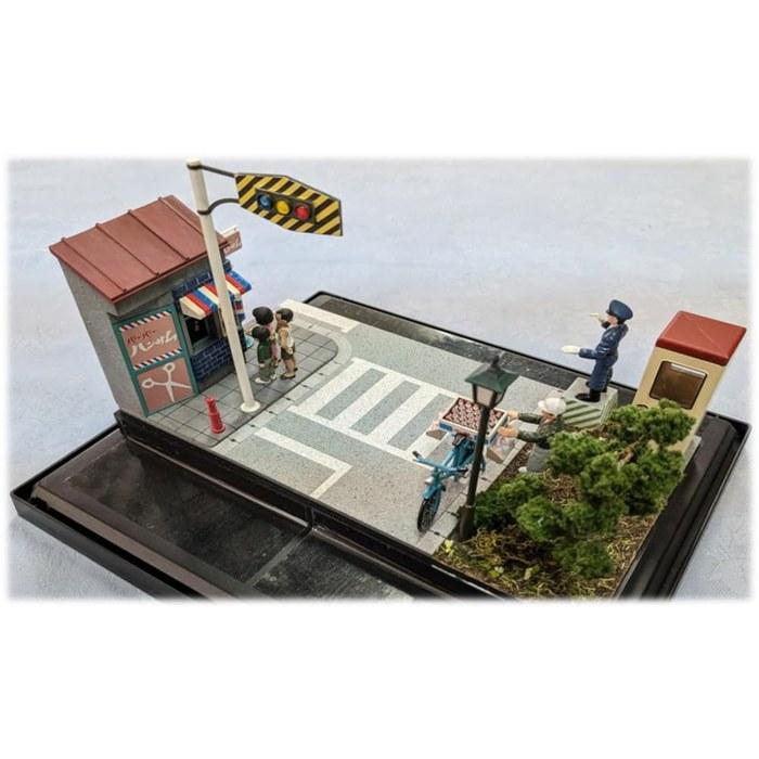 Micro Ace 1/32 Scenery Series No.19 Street Corner Plastic Model Kit (Unpainted)
