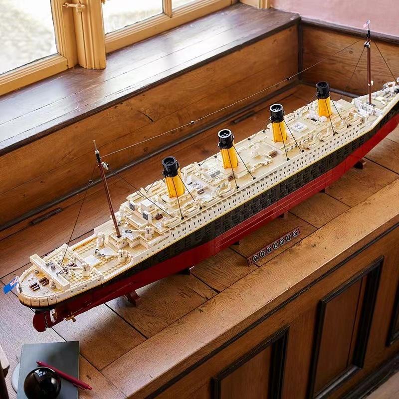 New 9090Pcs Large Cruise Boat Ship Model Home Decoration Diy Gift  Desktop Ornament  Children'S Birthday Gift