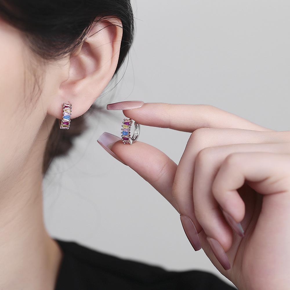 Серьги-полости французского цвета с цветным цирконием