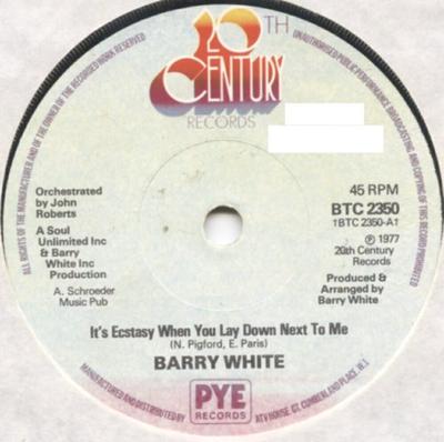 7-дюймовая пластинка BARRY WHITE - It's Ecstasy When You Lay Down Next BTC2350 20th Century Re 1977 UK Soul/Funk Б/у