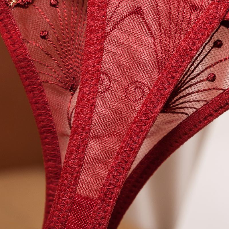 Кружевные трусики с Т-образной спинкой для женщин, сексуальное женское белье, бесшовные стринги с низкой талией, женское рождественское нижнее белье