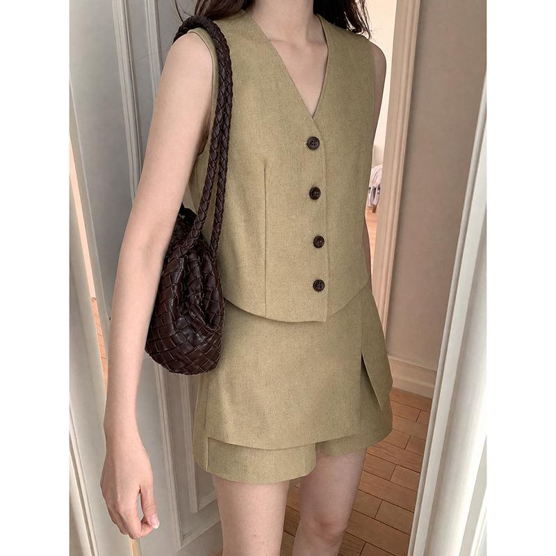 [Song Ming] Korean V-neck breasted vest + high-waisted A-shaped culottes two-piece fashion casual suit female AD161