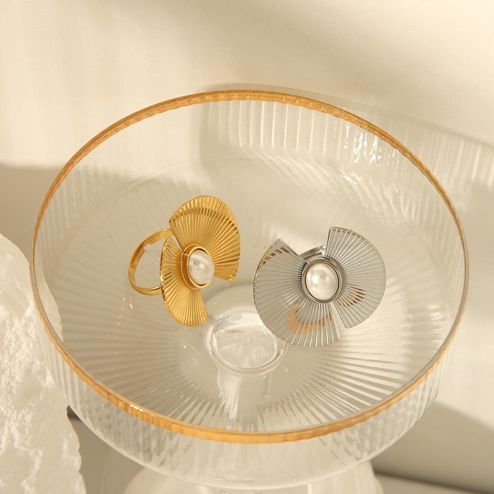 Вдохновленные французским стилем европейские и американские серьги-пусеты в форме веера из титановой стали с покрытием из 18-каратного золота для женщин