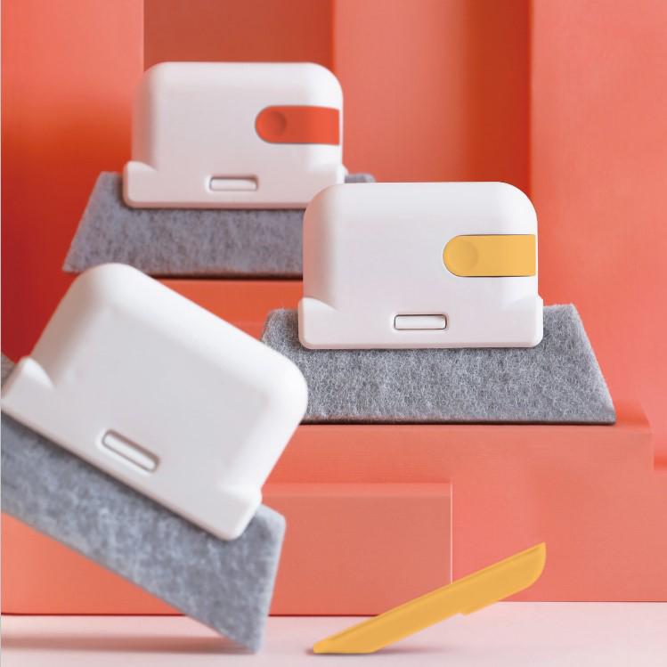 Съемная многофункциональная щетка для чистки оконных пазов и щелей