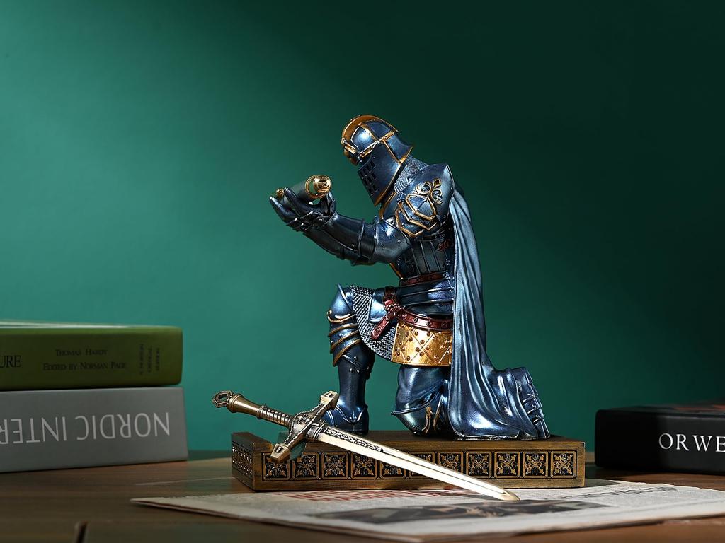 HDMbigmi Kingsguard Leader Cloak Warrior Knight Pen Holder Mobile Phone Stand Ornament Knight Statue Pen Stand Paperweight with Metal Sword Letter