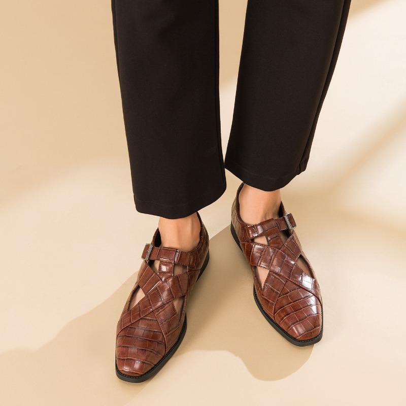 Мужская деловая повседневная обувь из искусственной кожи, летние дышащие полые сандалии, удобная пляжная обувь для мужчин