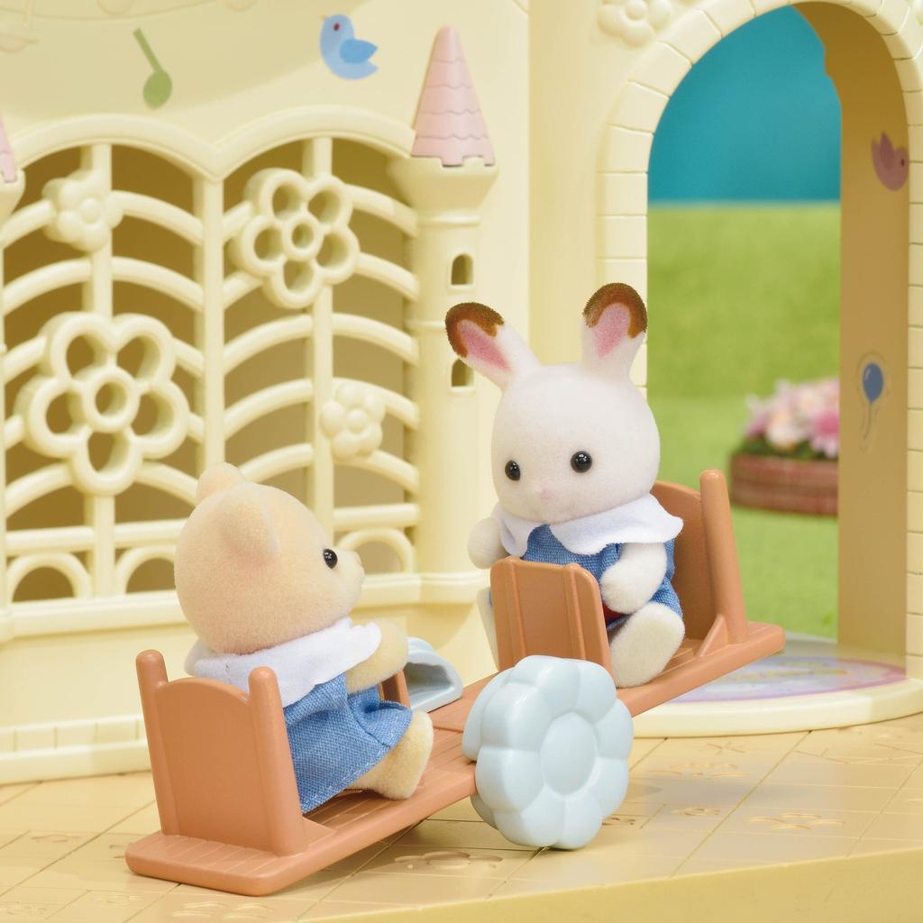 Sylvanian Families Детский сад Лес ST Mark Сертифицированная игрушка Кукольный домик для возраста от 3 лет и Sylvanian Epoch "Веселый детский сад" S-61 Вверх, Семьи,