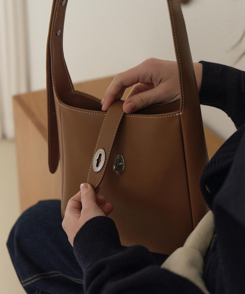 Ostkaka Classic Belt Mini Shoulder Tan Brown