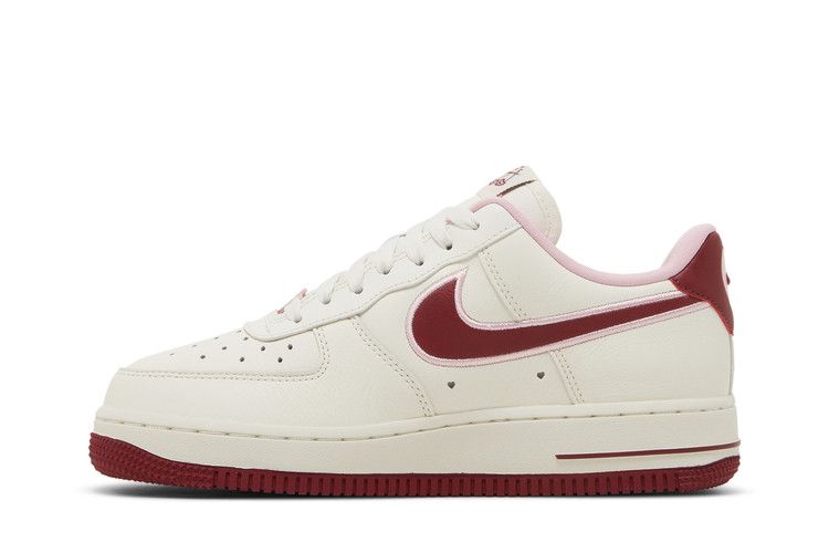 Женские кроссовки Nike Air Force 1 Low День святого Валентина (2023) (Женский) Белый/Красный/Розовый