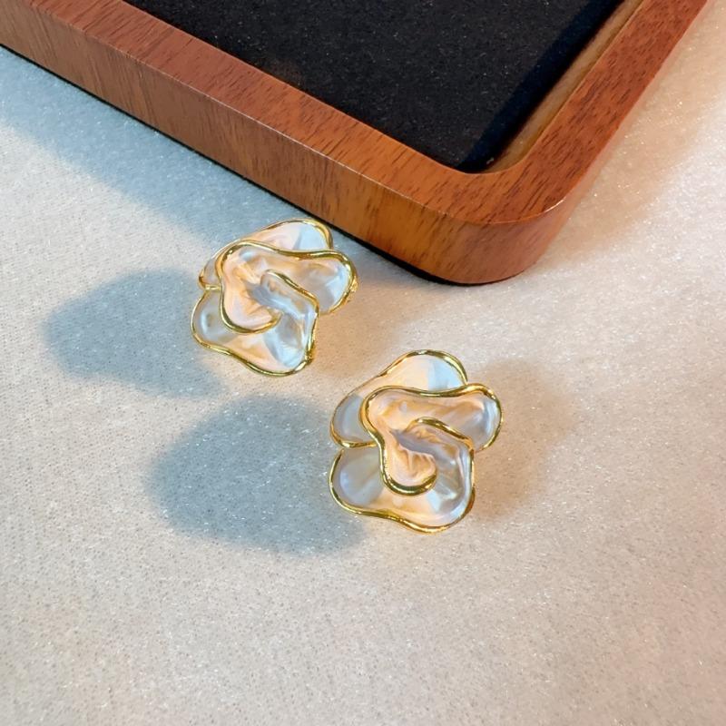 Серьги-гвоздики в форме кубического цветка камелии для женщин, уникальный дизайн, темпераментные серьги, повседневные темпераментные украшения для ушей, нежный подарок для девочек