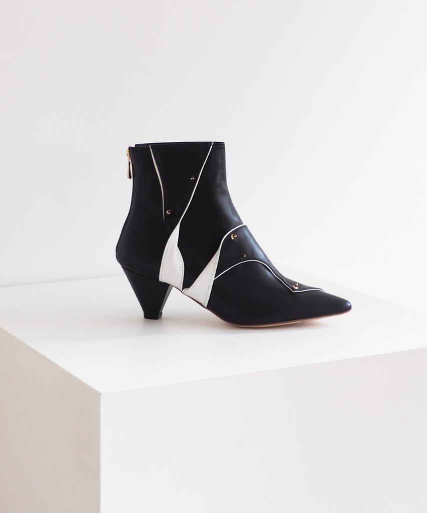 Heedimensional Solmobish Ankle Boots Black & White
