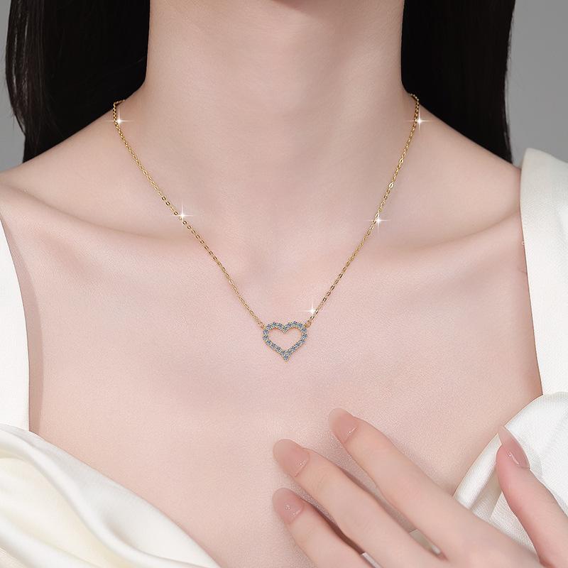 Luxury 18k Gold Plated Heart Moissanite Pendant Necklace Hollow love Shape Clavicle Chain for Women Daily Party Jewelry Gift
