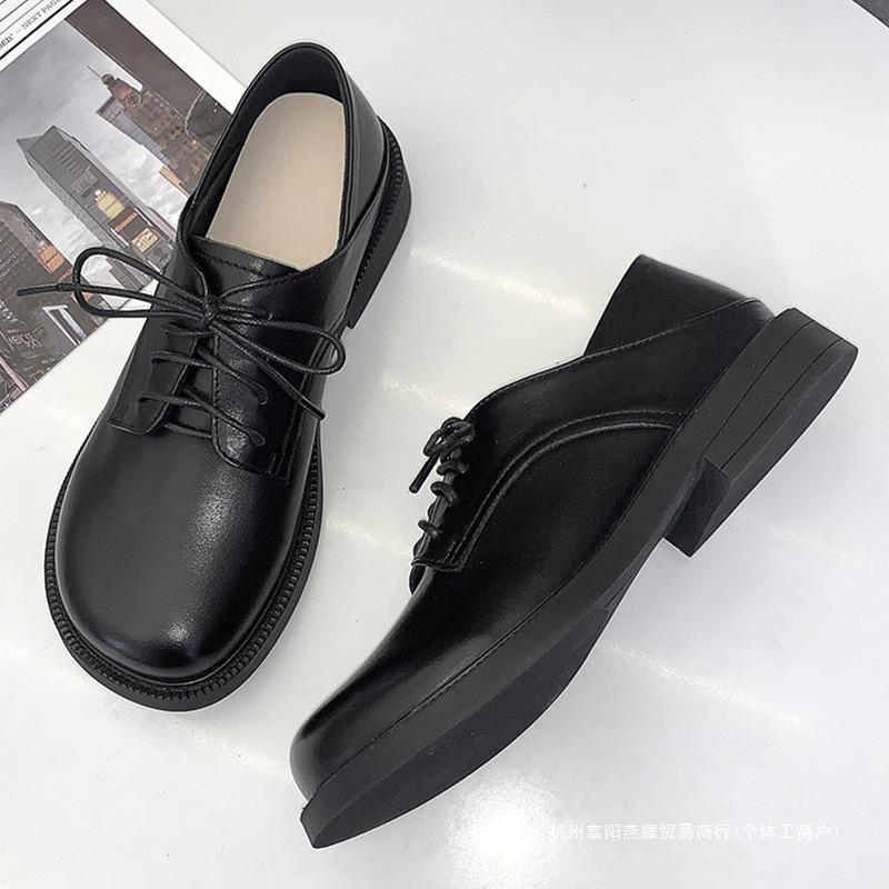 Британские женские туфли на плоской подошве большого размера 41-43 одинарные туфли 2025 года новые осенние туфли из мягкой кожи на мягкой подошве с широким носом маленькие кожаные туфли