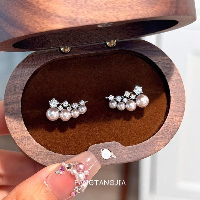 Sugar Cube Home, Early Spring New Manta Rose Light Pink Pearl Arc Earrings Light Luxury Delicate New Women