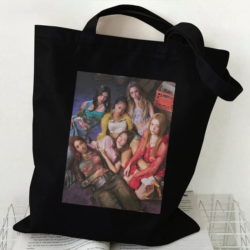 KATSEYE Merch Canvas Tote Bag Retro Black White Print Shoulder Bag Kpop Fan Gift 60123-3