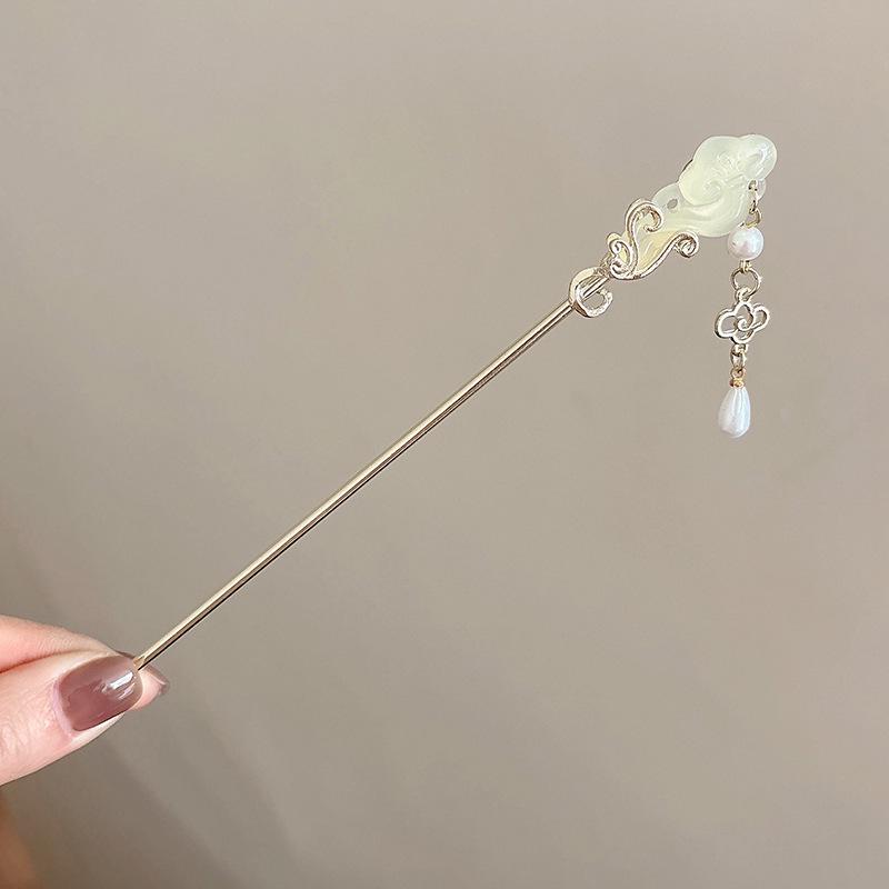 Elegant Hanfu Flower Hairpin: High-End Tassel Step Shake for Updo
