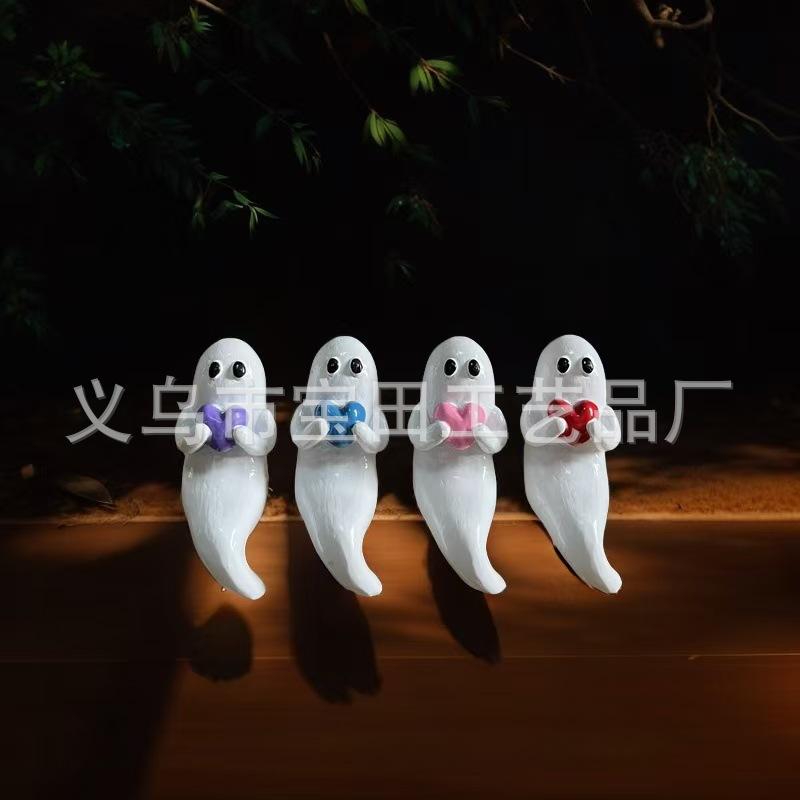The new cute and loving little ghost set is suitable for holiday atmosphere decoration and home desktop decoration.
