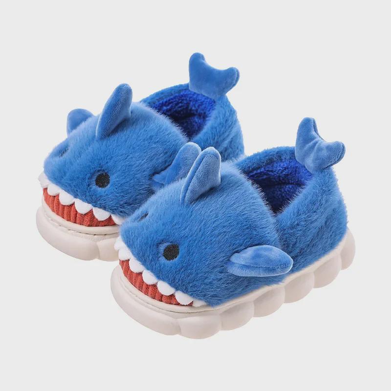 Детские зимние хлопковые тапочки с меховыми пятками - нескользящая домашняя обувь с героями мультфильмов для мальчиков и девочек