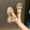Модные женские туфли Домашние тапочки Платформа Роскошные шлепанцы Летние клоги Женские 2025 Дизайнерские Мягкие Пляжные Модные тапочки Женские Летние