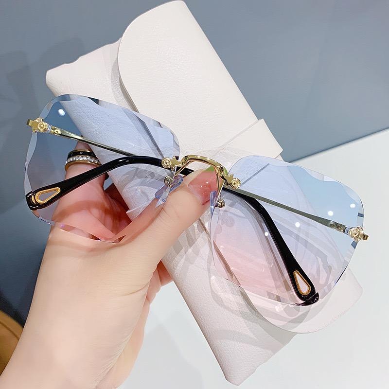 Fashion Lady Oversize Rimless Square Sunglasses Women Men Big Glasses Gradient Sun Glasses