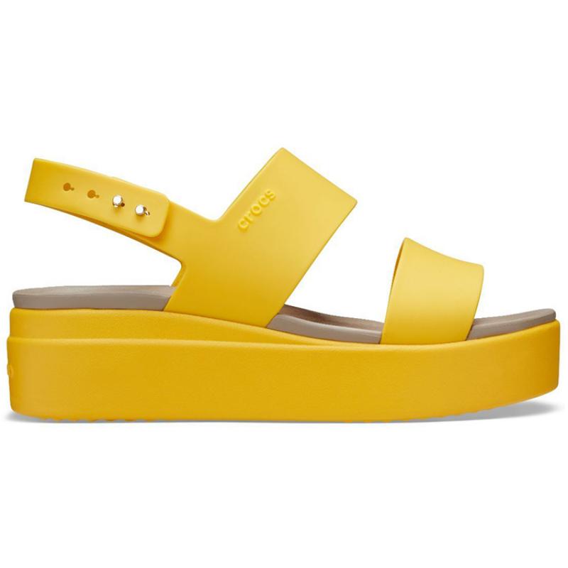 Crocs Бруклинские сандалии на платформе женские желтые