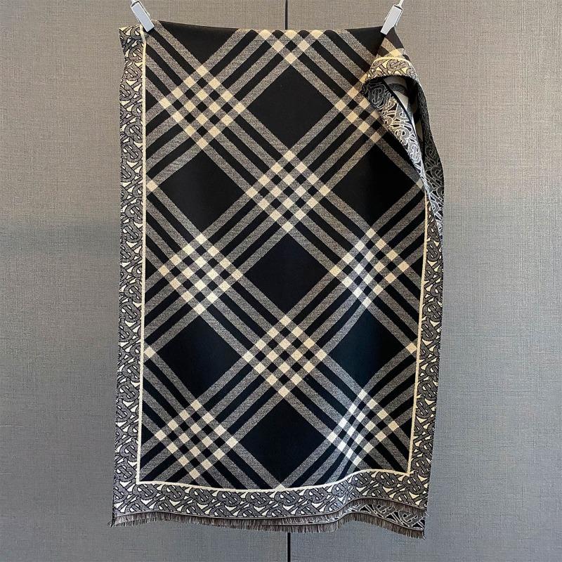 Autumn Atmosphere Retro Classic Striped Scarf Women's Fashion Versatile Daily Commuting Scarf Gentle Atmosphere