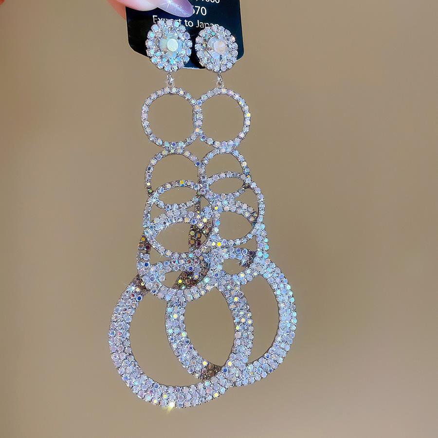 Luxury Spider Web Drop Tassel Earrings with Inlaid Diamonds