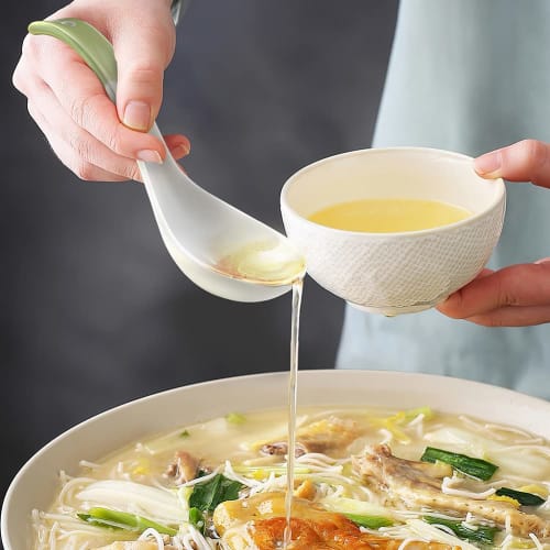 YFWOOD 4-Piece 16cm Ceramic Flower Soup Spoon with Curved Long Handle, Perfect for Curry, Ramen, and Other Cooking, Ideal for Commercial or Family Use