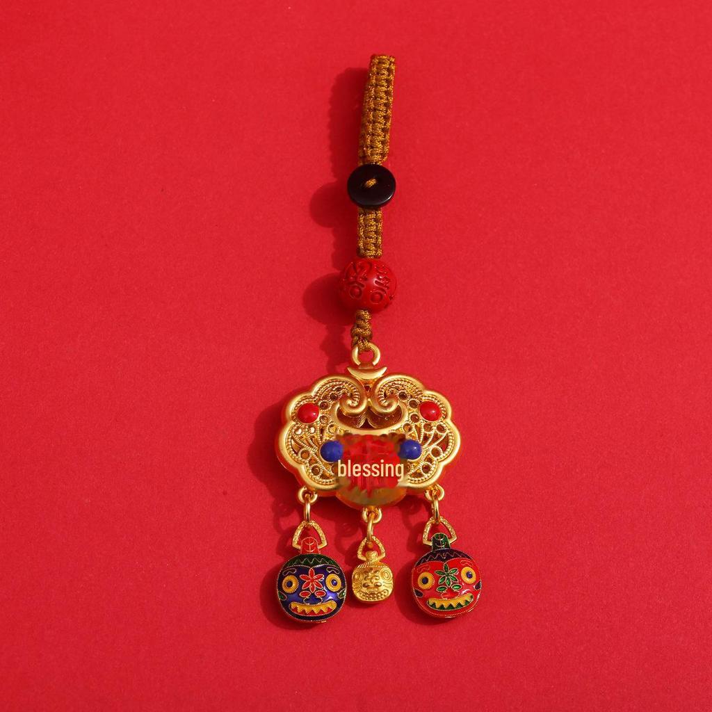 Винтажный брелок для ключей «Автомобиль на удачу» с подвеской в виде золотого зверя и пряжкой в виде колокольчика мира для мужчин и женщин