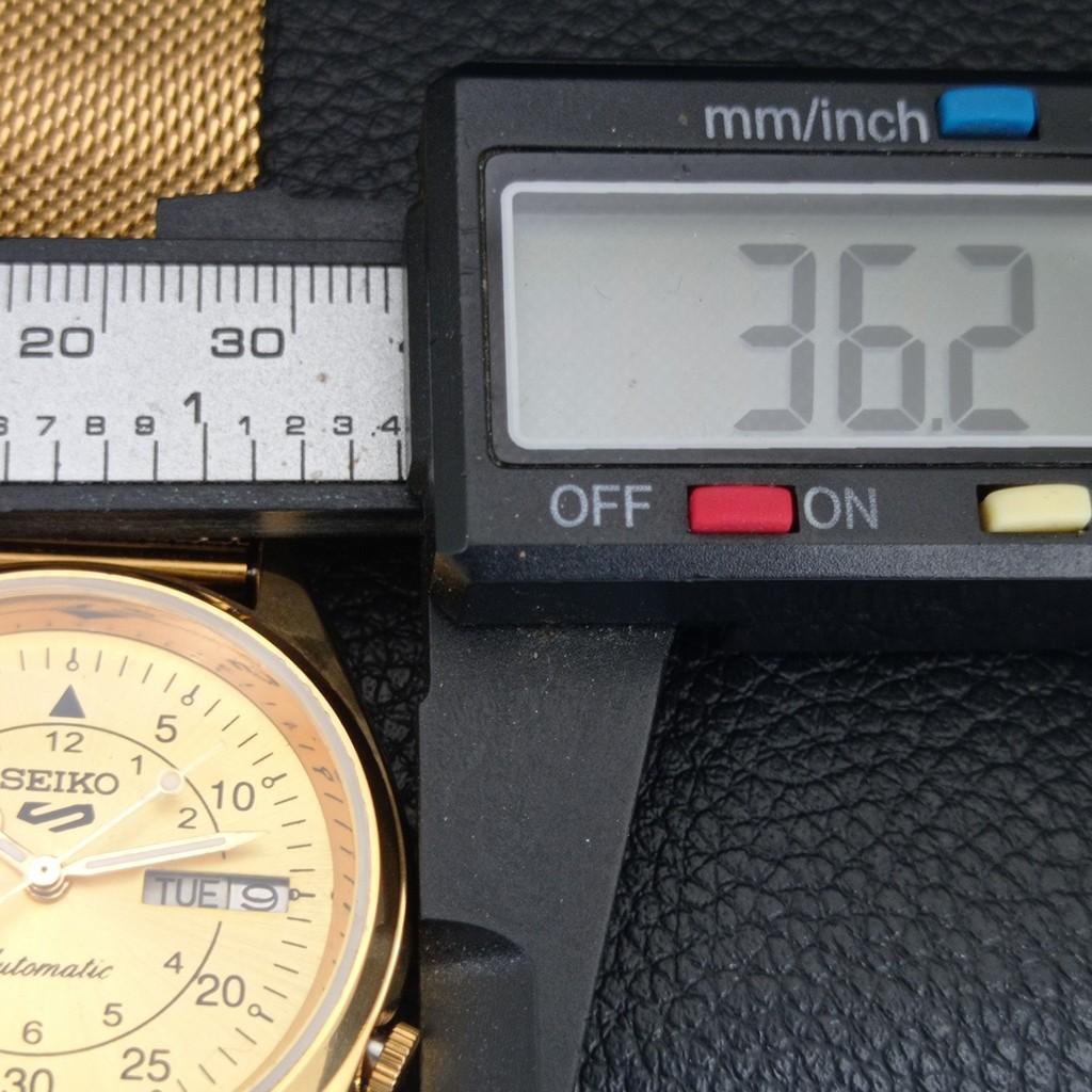 ЯПОНСКИЕ ВИНТАЖНЫЕ ОТРЕМОНТИРОВАННЫЕ АВТОМАТИЧЕСКИЕ МУЖСКИЕ ЧАСЫ SEIKO 5 С ЗОЛОТИСТЫМ ЦИФЕРБЛАТОМ a446247-1