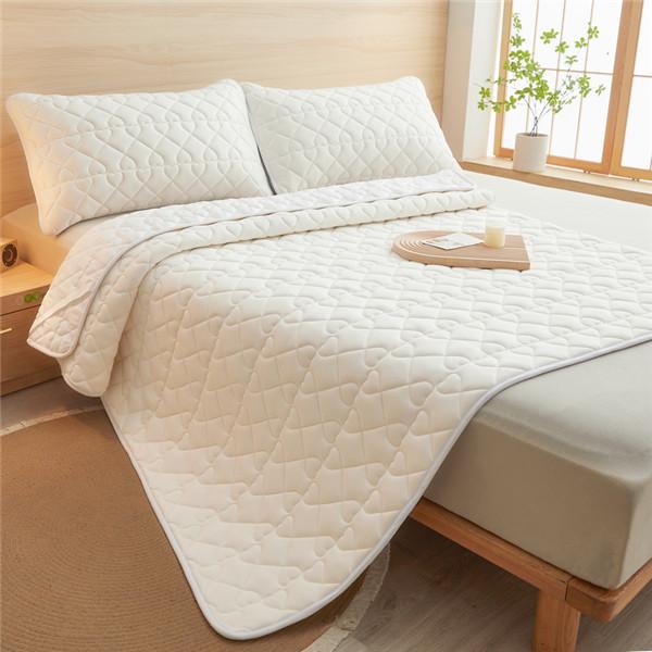 Waterproof  Mattress Pad Antibacterial and Mite-proof Bed Mat Non-Slip Mattress Cover Waterproof Thicken Quilted Bedspreads(No Pillowcases )