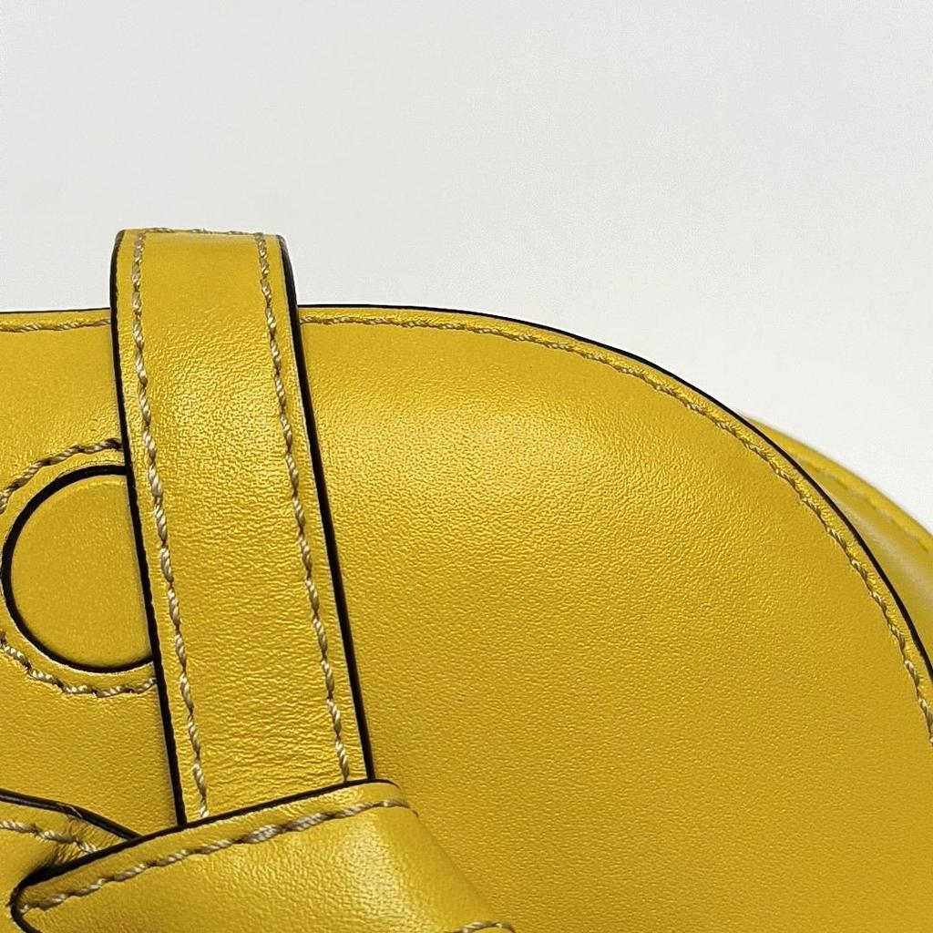 [Pre-Owned] Gate Mini Yellow Leather Waist Bag Chest Bag Gold Hardware - Very Good #3GEFBK