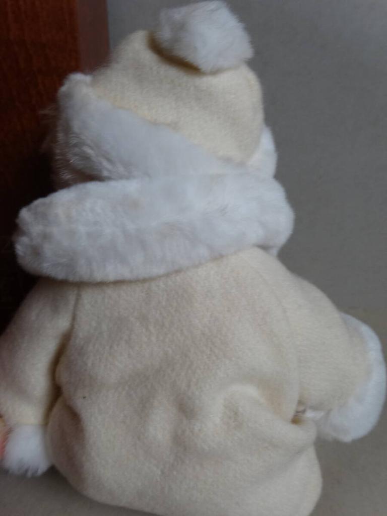 Steiff Little Santa 2003 Japan Limited Edition Japan Christmas Teddy Bear with Wooden Box and Certificate of Authenticity 674/2000
