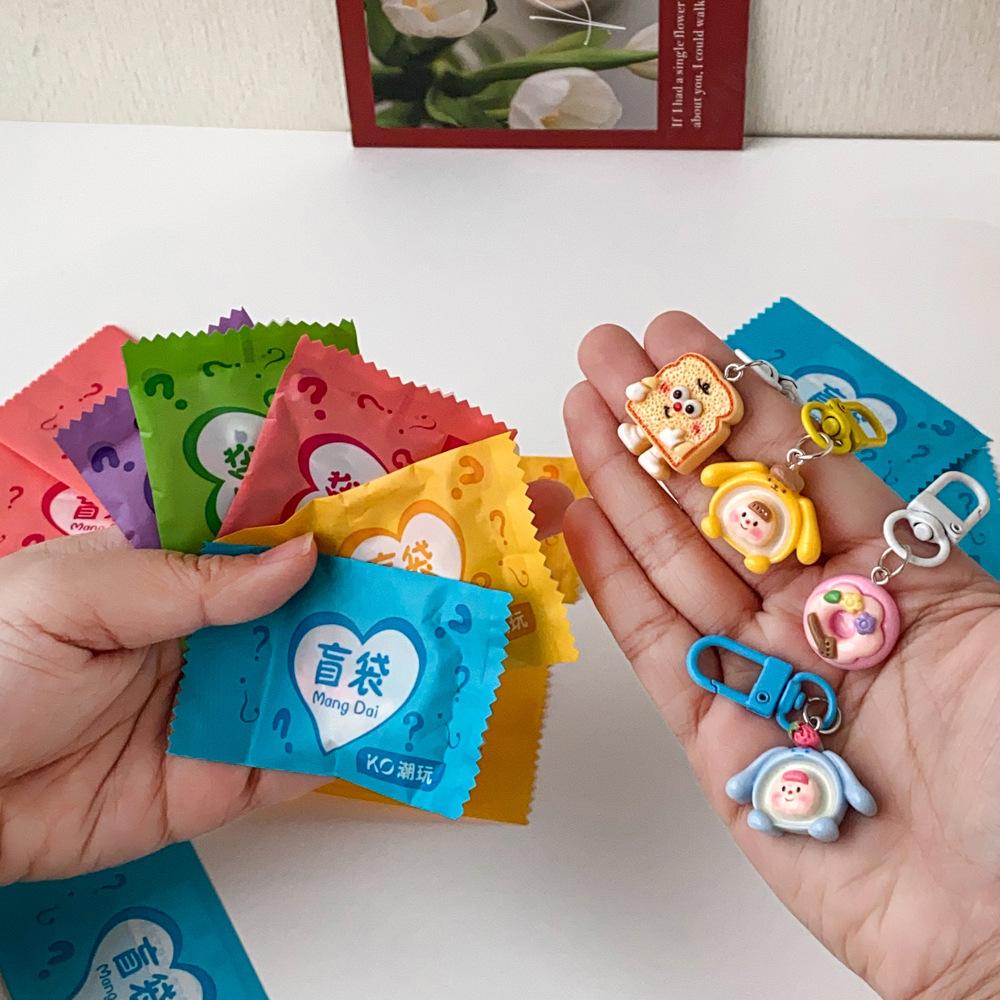 Брелок-сюрприз Маленький подарок Школьный рюкзак Милая сумка Мобильный телефон Подвеска Подарок Премиальная смола Брелок для рюкзака