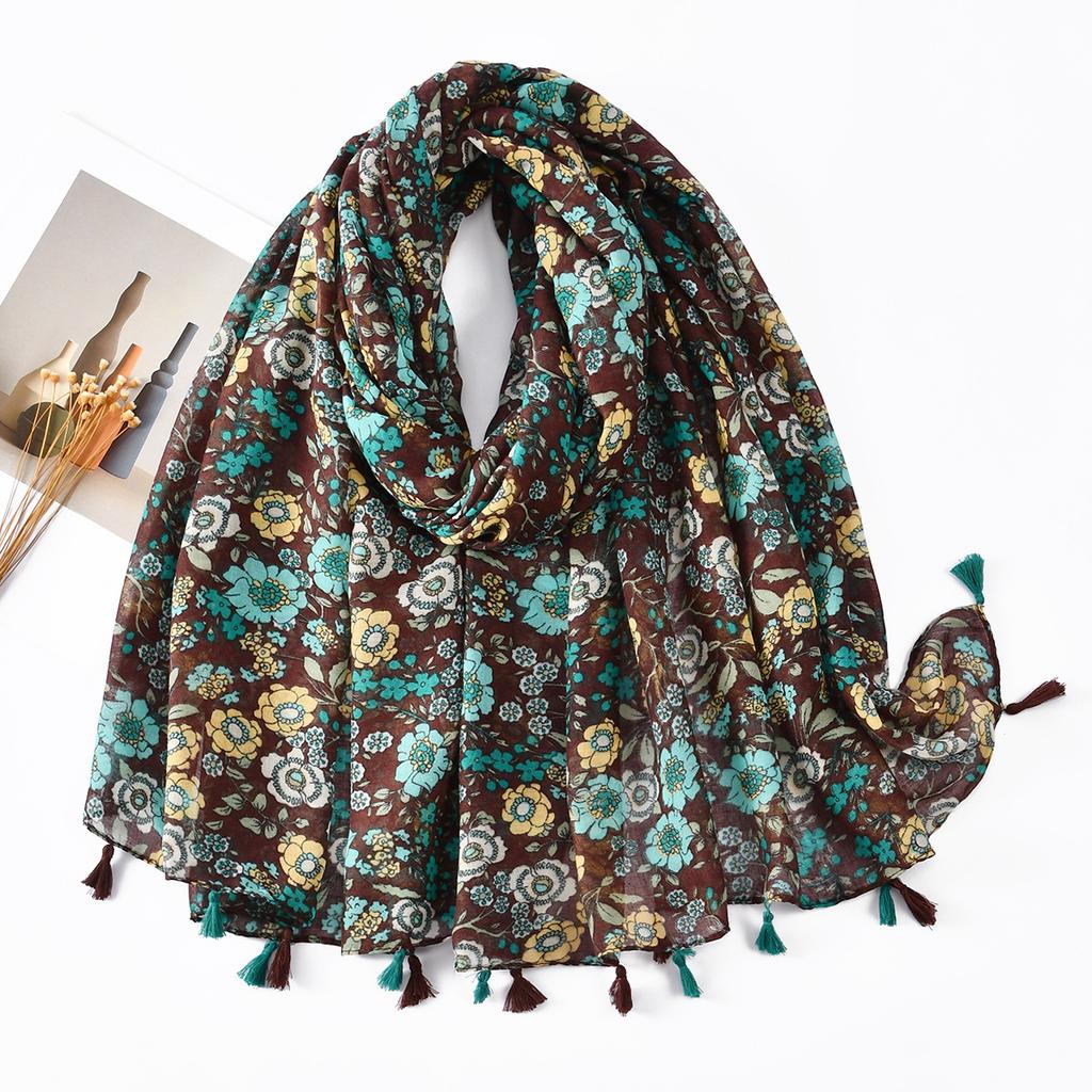 Fresh and Elegant Red Petal Mixed Printed Tassel Scarf for Women Cotton and Linen Scarf for Travel Decorative Shawl
