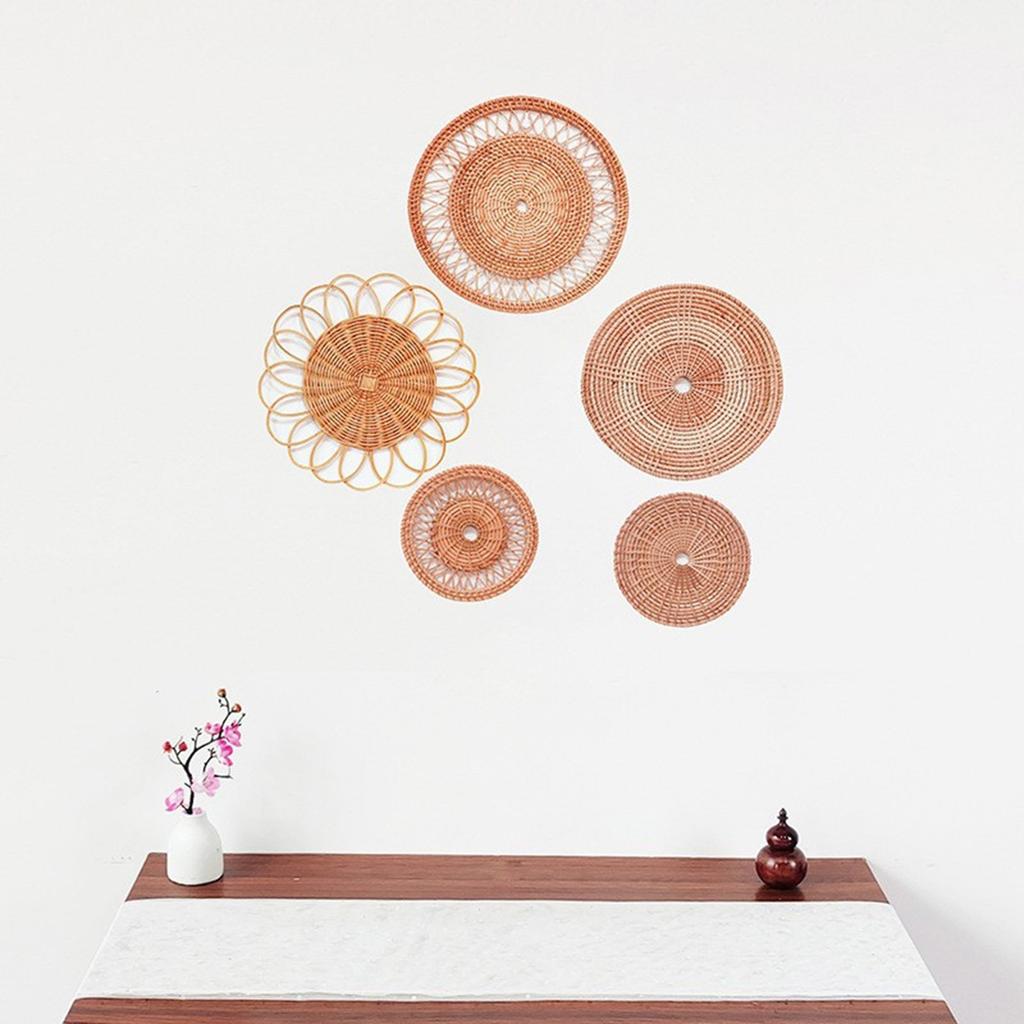 Nordic Styles Handwoven Rattan Flat Wall Basket Elegant Hanging Wall Decors Home Decoration Ornament for Modern Interior