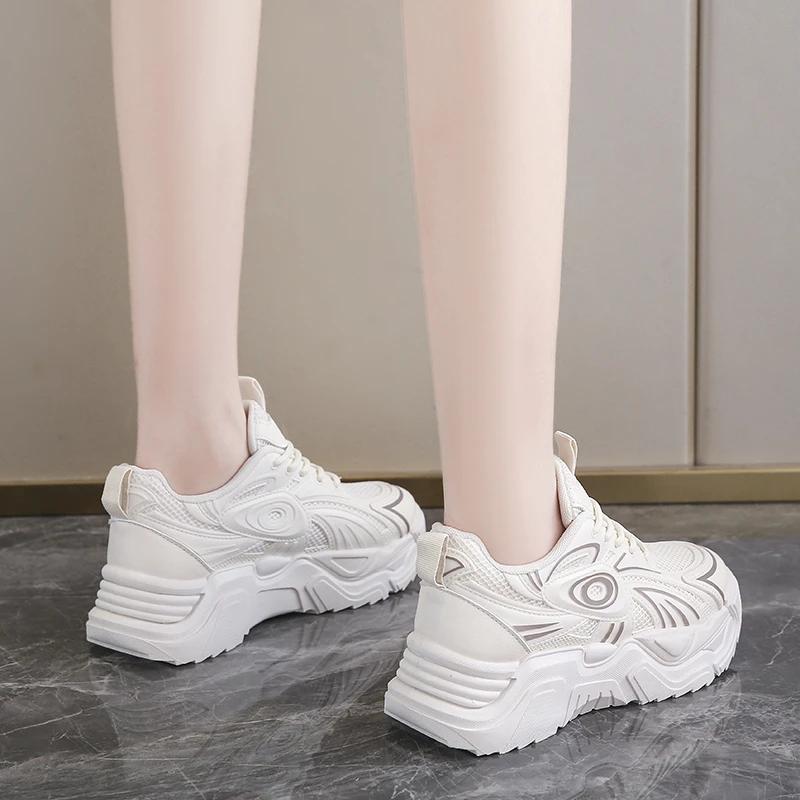 Мода 2024 года. Новые туфли для пап с круглым носком и толстой подошвой из сетки, дышащие и увеличивающие рост. Удобная женская спортивная обувь. Модная обувь.