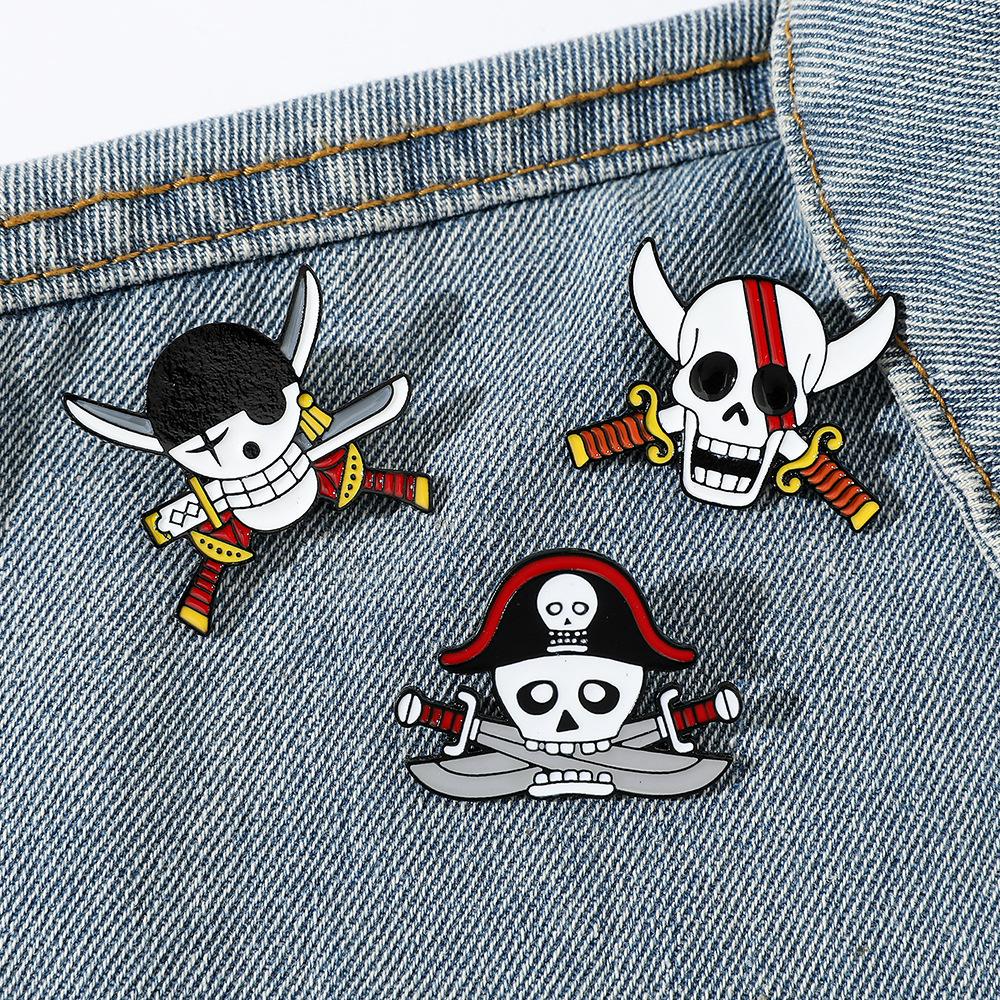 Персонализированный креативный металлический значок из аниме ONE PIECE, аксессуары, сплав с черепом, брошь-булавка с каплей масла, украшение