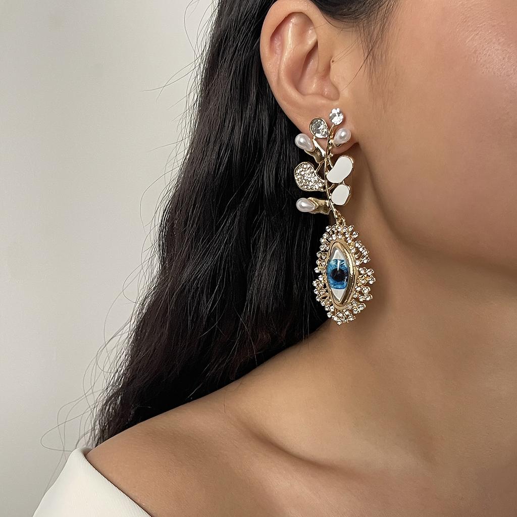 Модные серьги для женщин Дамы