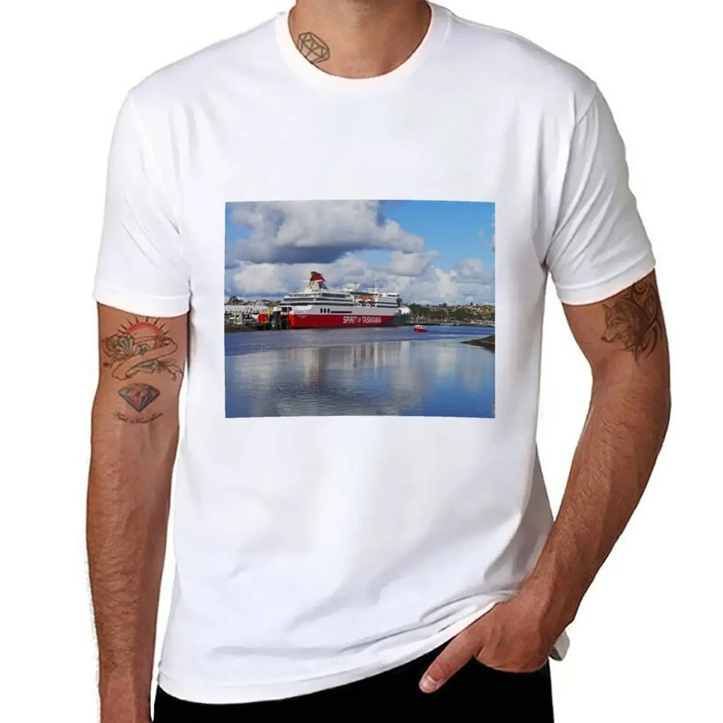 Spirit of Tasmania 11, Devonport, Tasmania, Australia T-Shirt summer clothes customs sweat Short sleeve tee men