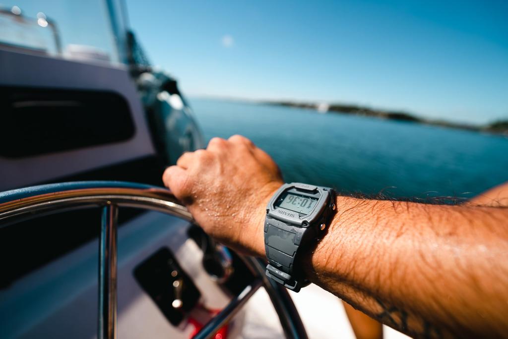 Freestyle SHARK CLASSIC TIDE 600 Surf 10 АТМ Водонепроницаемые Цифровые График приливов Подводная кнопка Идеально подходят для серфинга и морских видов спорта Официально делают отличным подарком