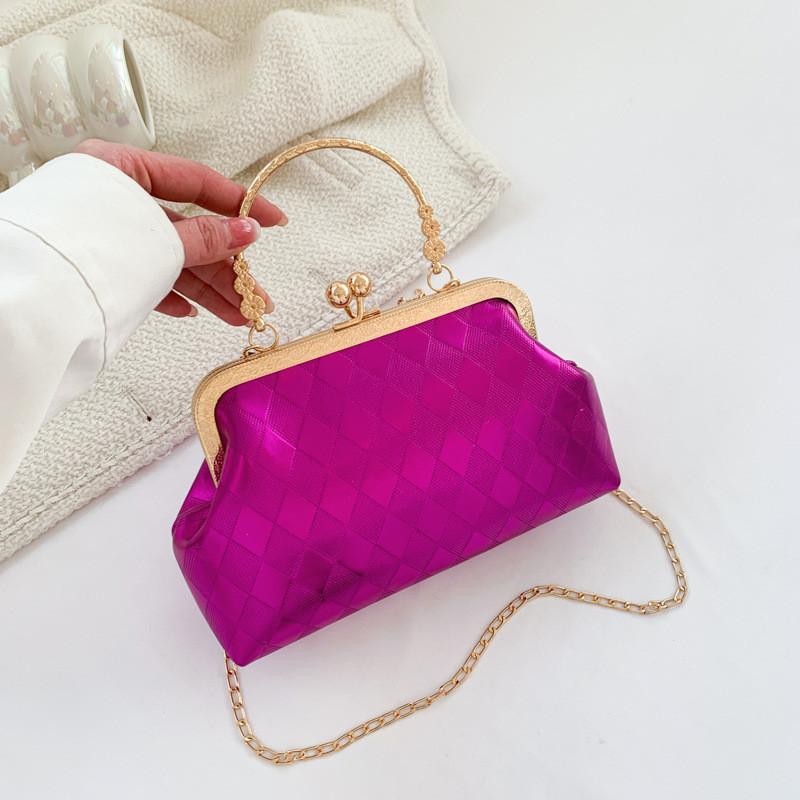 Chic And Modern Shell Bag For Women In Silver And Gold Ideal For Street Style