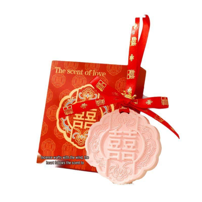 Elegant Chinese Wedding Favors: Bridesmaid Aromatherapy Car Ornaments