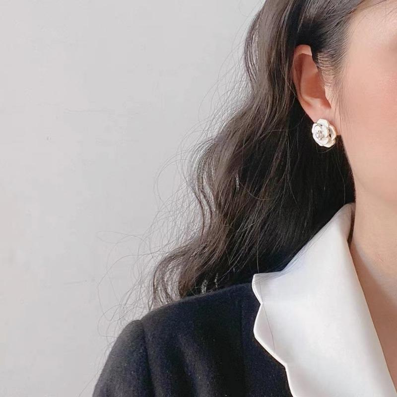Серьги White Camellia Light Luxury, новые женские серьги высокого качества, стильные, для студентов, подарок на день рождения, аксессуары